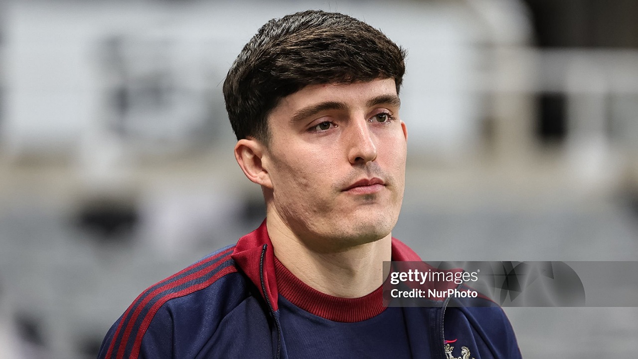 Eddie Howe Sambut Kembalinya Tino Livramento Jelang Lawan Barcelona