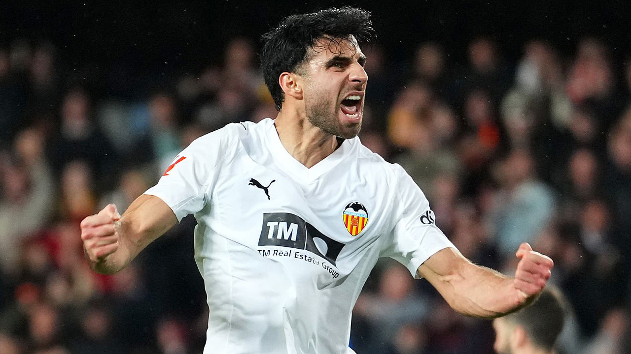 Eray Comert Bahagia Bisa Bantu Valencia Menang Dramatis atas Alaves