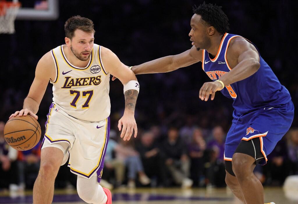 Lakers Atasi Knicks, Doncic Cetak 35 Poin Gemilang