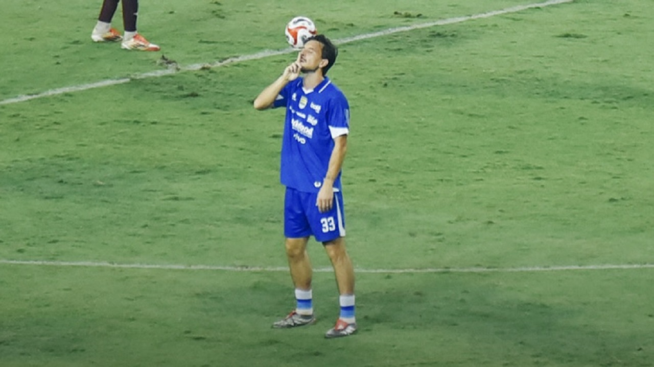 Persib Bandung 3-0 Persik Kediri, Maung Bandung Masih Terlalu Perkasa