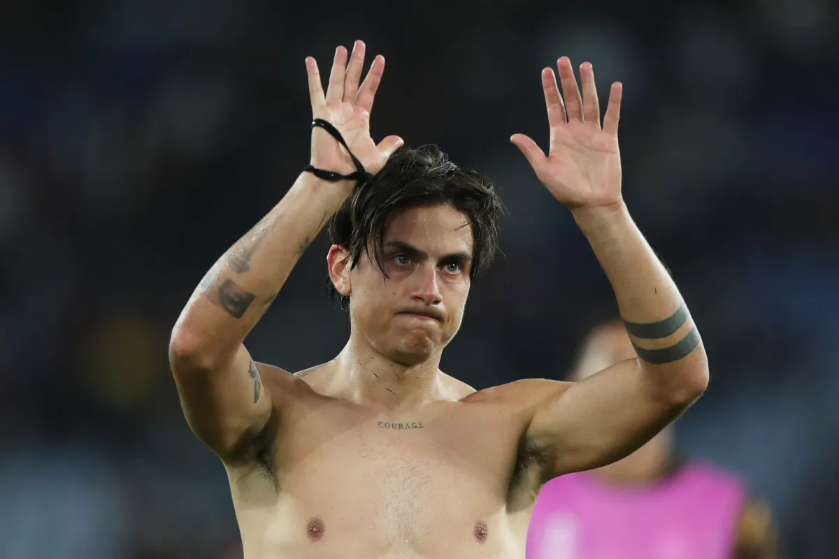 Roma Tetap Pertimbangkan Kontrak Baru Dybala Meski Jalani Operasi - sumber: (footballitalia)