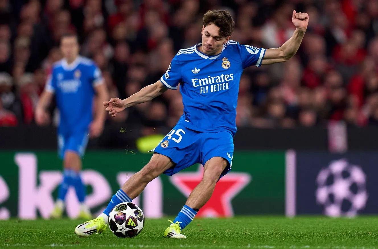 Thiago Pitarch Terancam Sanksi Eropa Jika Lawan Man City - sumber: (footballespana)