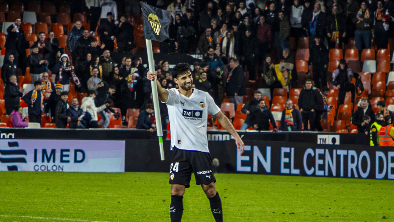Tumbangkan Alaves, Eray Comert Puas Valencia Amankan Tiga Poin di Mestalla