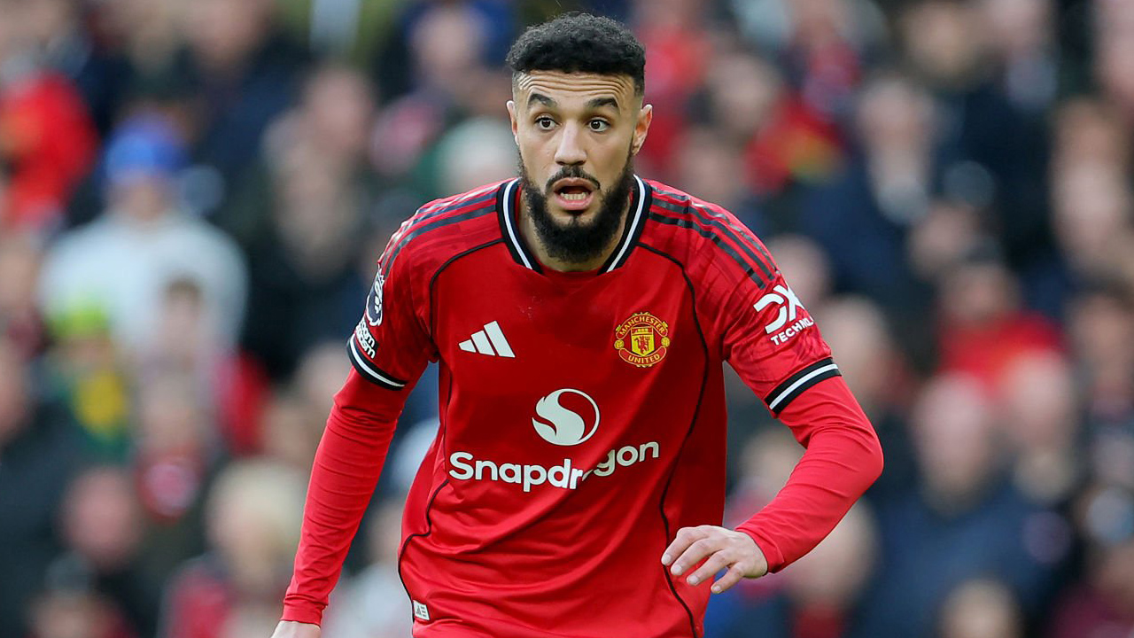 Casemiro Tinggalkan MU, Noussair Mazraoui Akui Kehilangan Sosok Penting