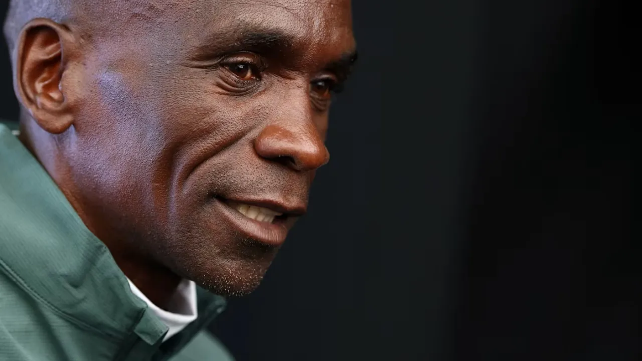 Eliud Kipchoge Buka Tur Maraton Dunia dengan Lomba di Cape Town