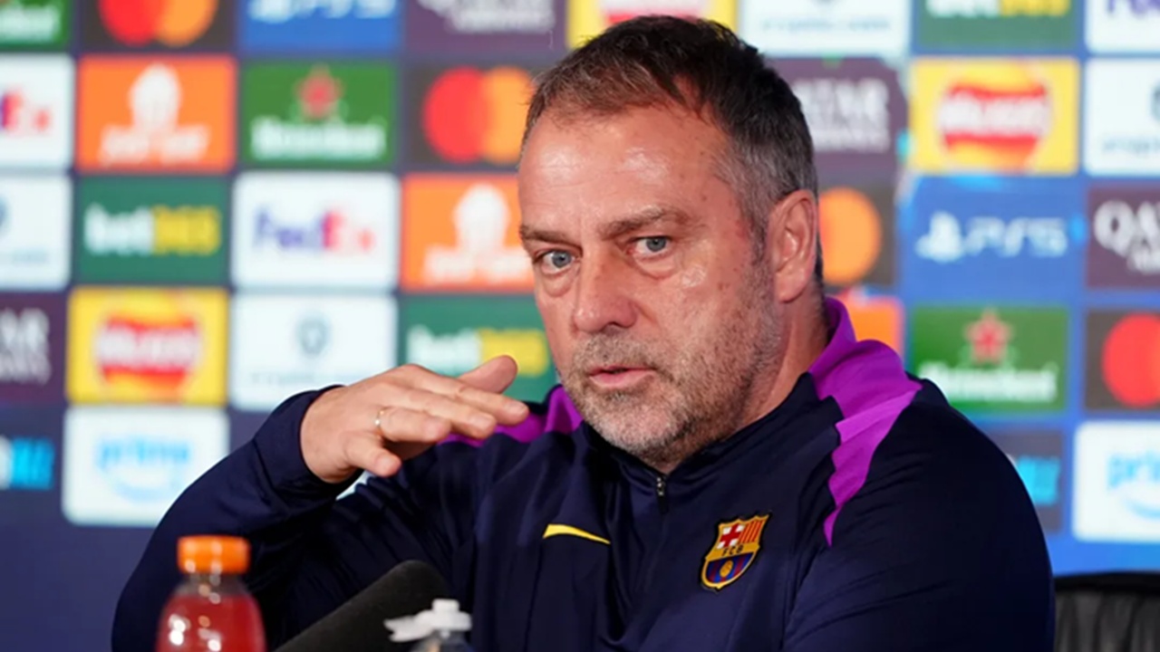 Hansi Flick Bela Deco dari Kritikan Xavi Hernandez