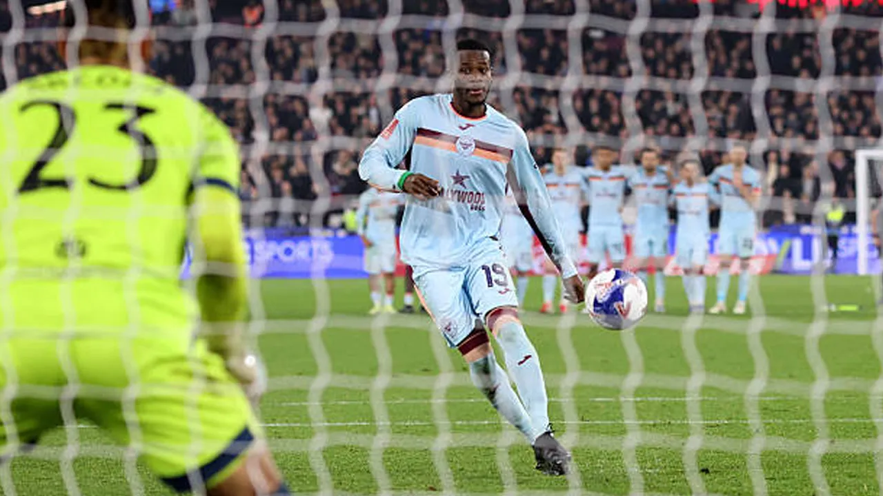 Keith Andrews Bela Dango Ouattara Usai Penalti Panenka Gagal