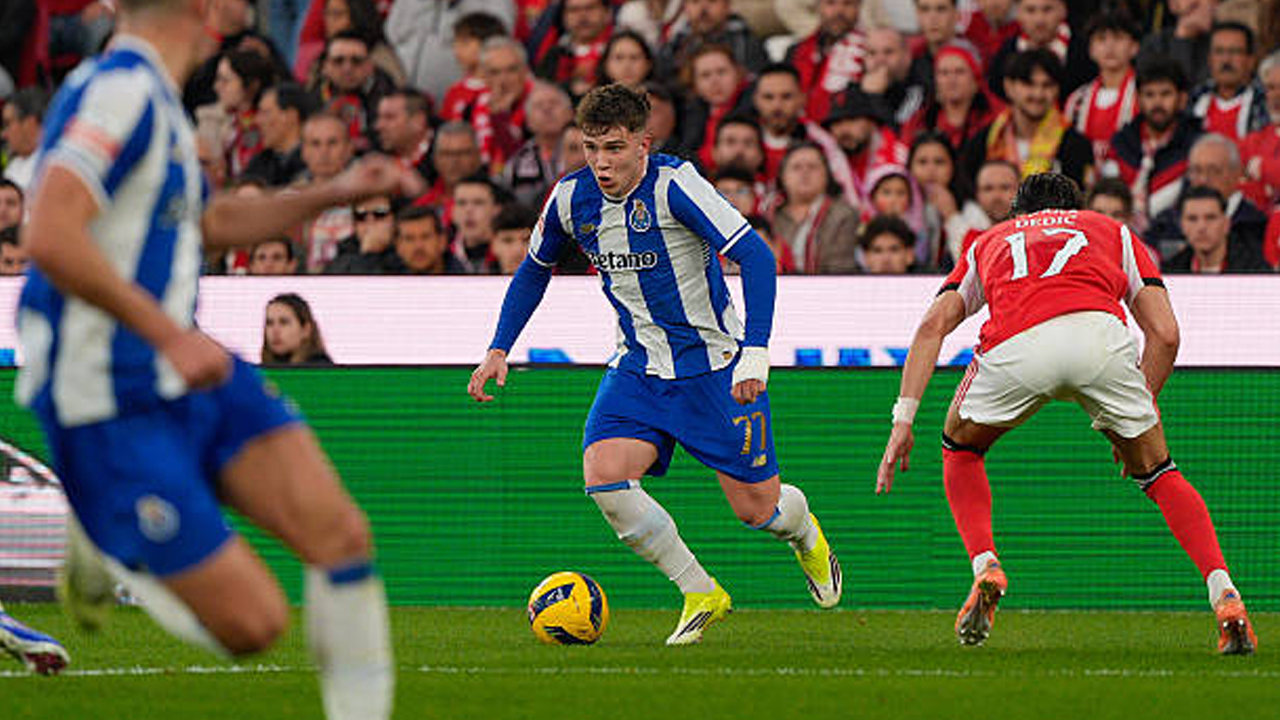 Amati Talenta Muda Porto, Oskar Pietuszewski Curi Perhatian Manchester City