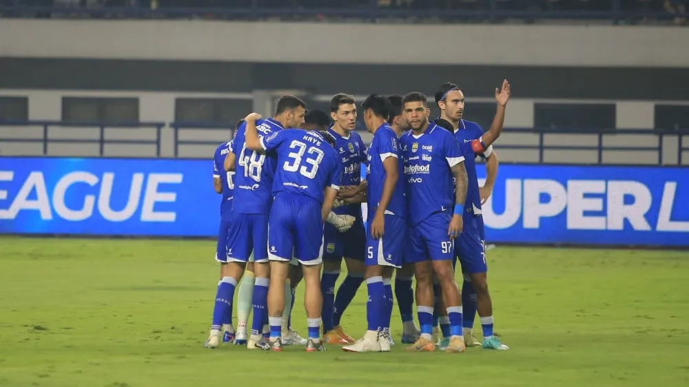 Bojan Hodak Dukung Pemain Persib di Skuad Timnas - sumber: (ileagueid)