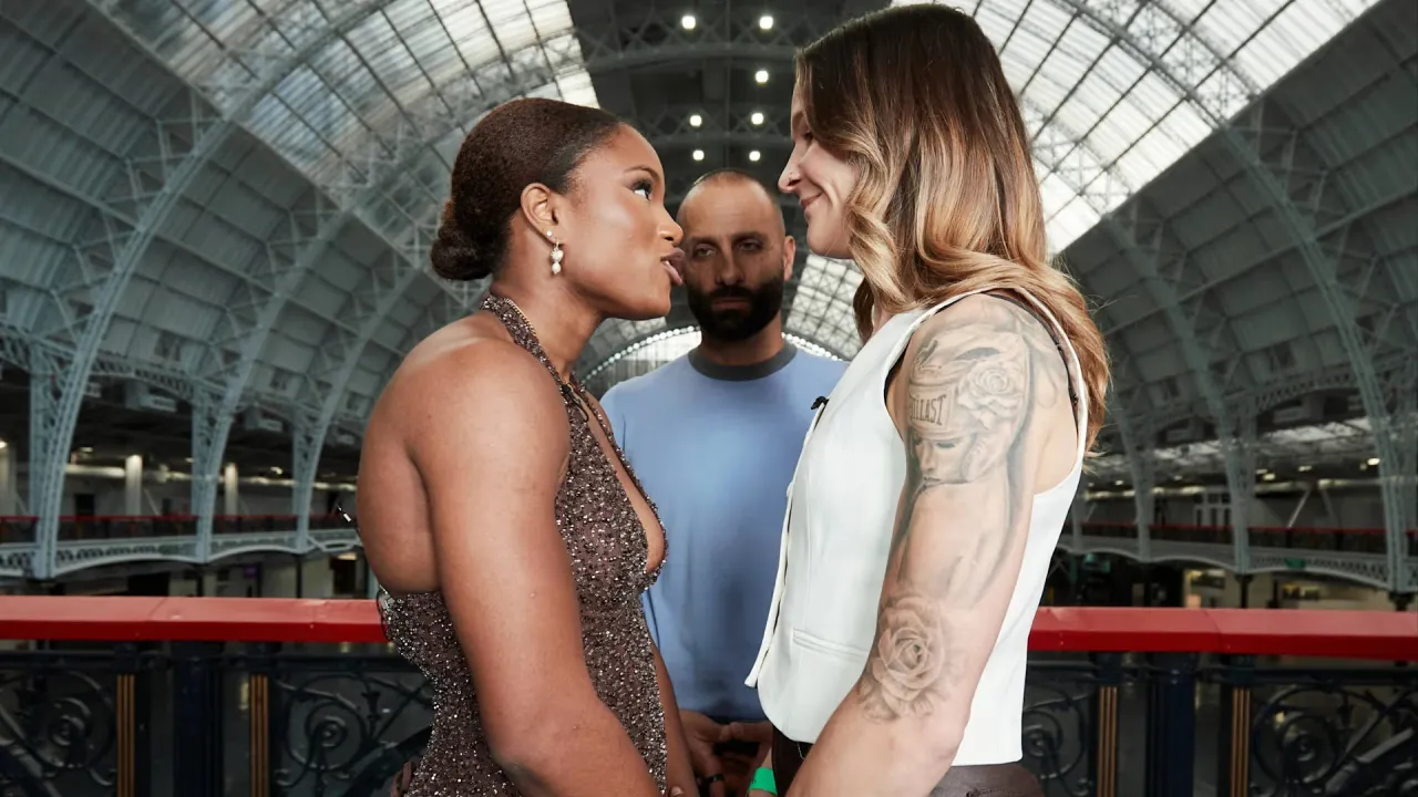Duel pertama akan mempertemukan petinju Inggris Caroline Dubois (kiri) dengan kompatriotnya Terri Harper dalam pertarungan unifikasi gelar kelas ringan pada April. (Foto: Fight TV)