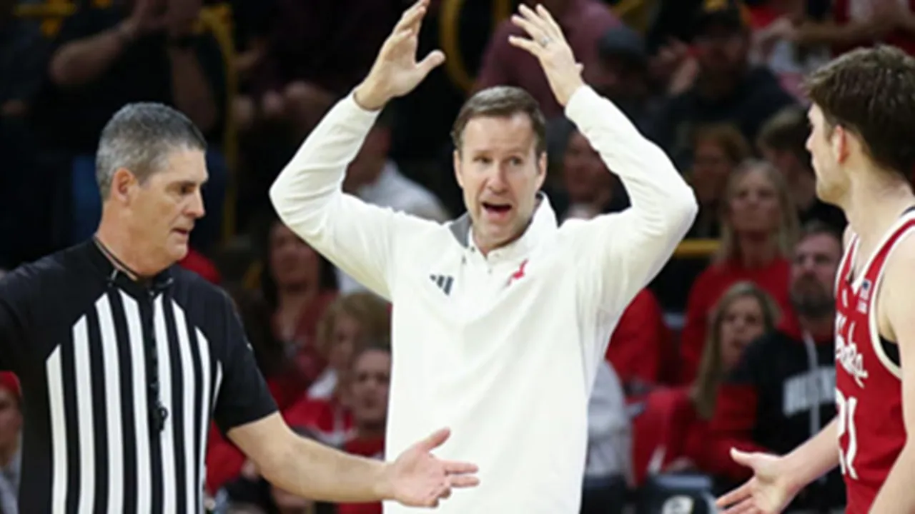 Fred Hoiberg Sepakat Perpanjang Kontrak dengan Tim Basket Nebraska