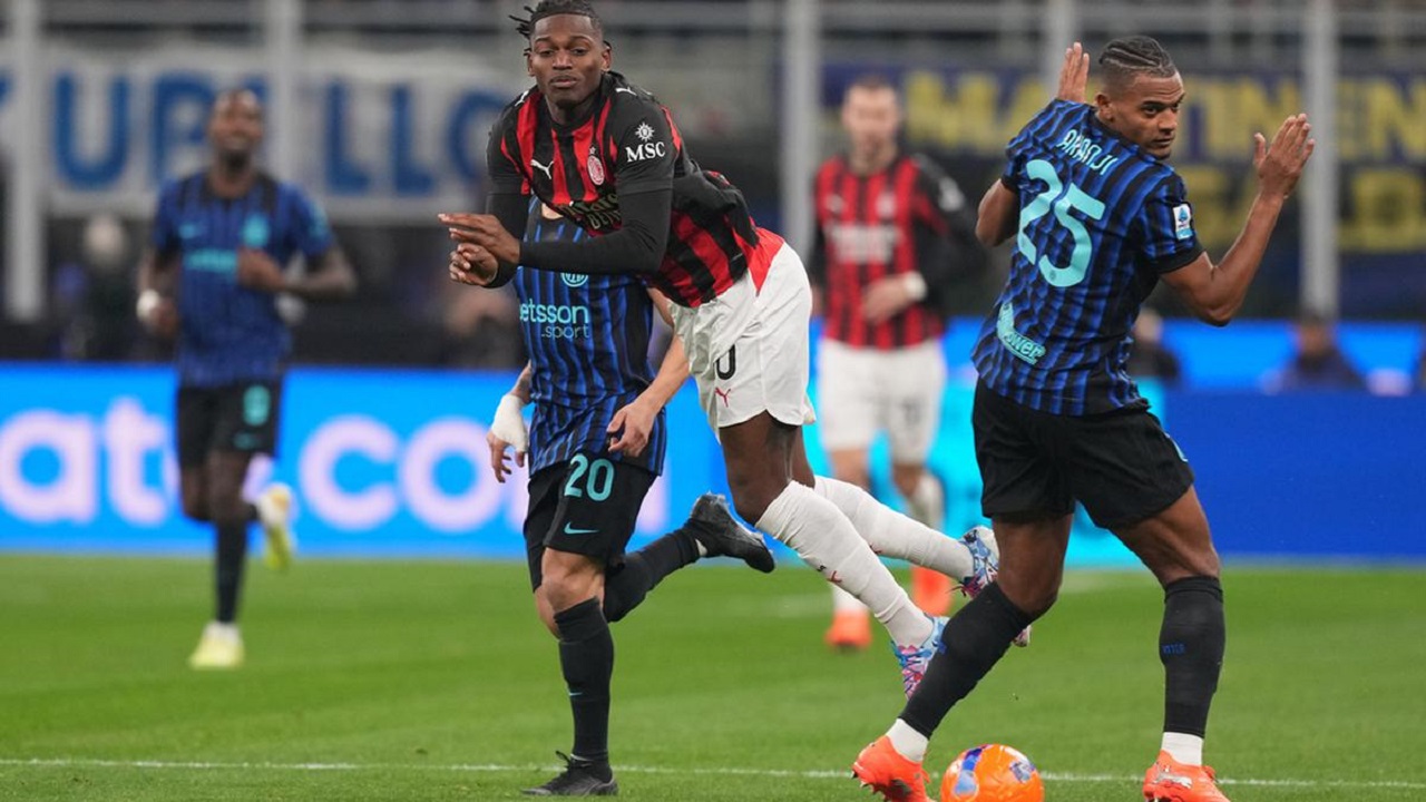 Jadwal Serie A Bikin Persaingan AC Milan dan Inter Milan Makin Rumit