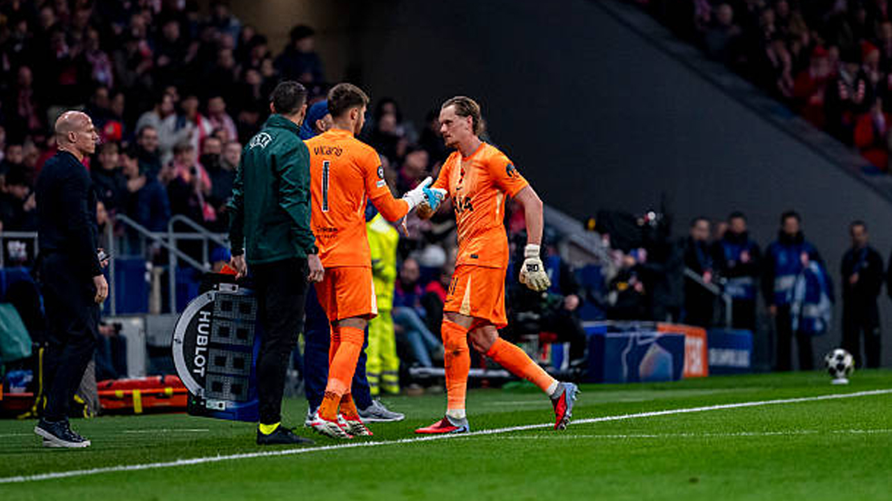 Joe Hart Pertanyakan Keputusan Igor Tudor Mainkan Antonin Kinsky