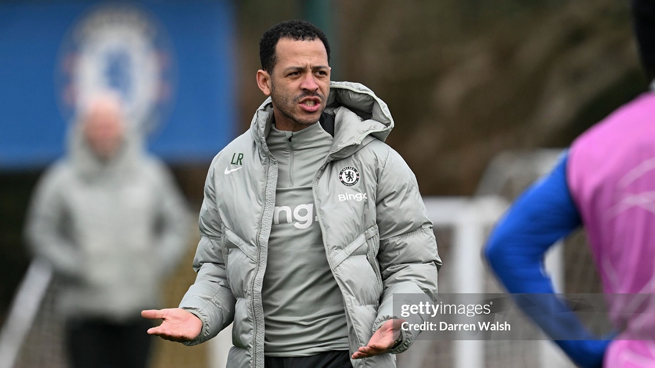 Liam Rosenior Bungkam soal Kiper Chelsea Lawan PSG