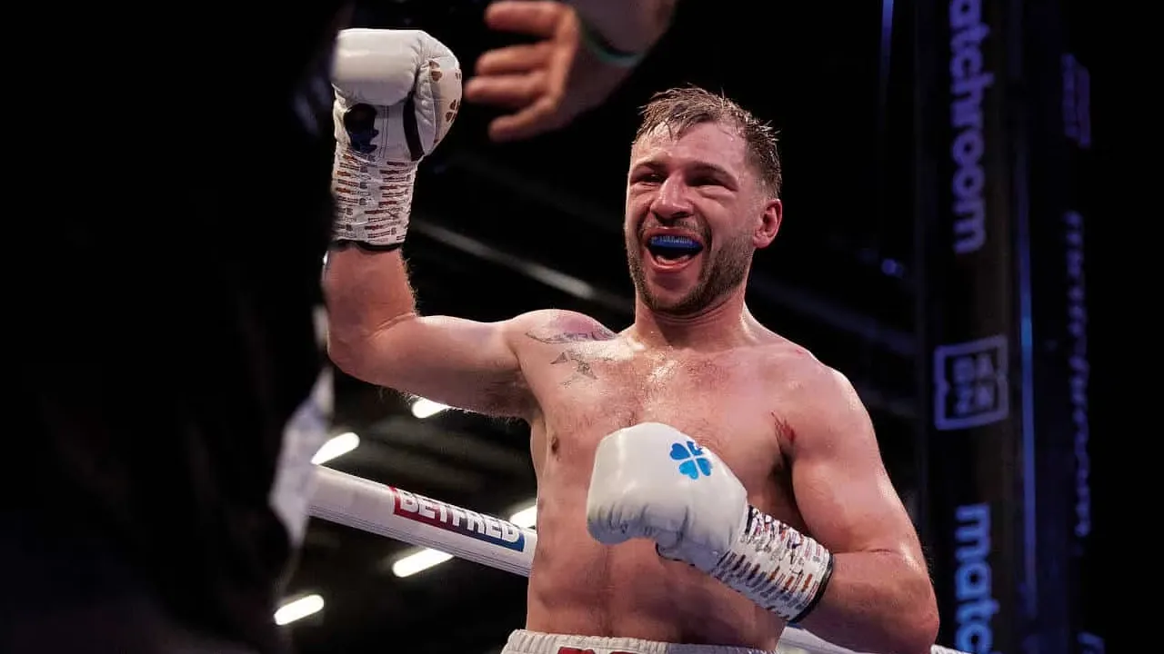Meski waktu persiapan tambahan akan lebih ideal, Maxi Hughes merasa dirinya sudah cukup siap menghadapi pertarungan penting tersebut. (Foto: Fight TV)