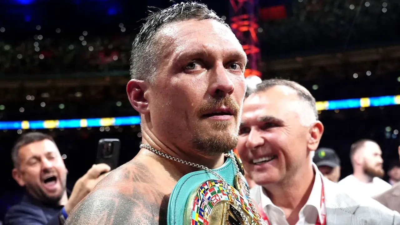 Oleksandr Usyk menegaskan tidak semua petinju kelas berat masuk dalam rencana akhir kariernya, dengan salah satunya adalah petinju muda Moses Itauma. (Foto: Fight TV)
