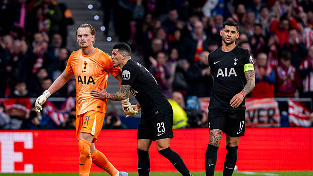 Penampilan Antonin Kinsky Buat Tottenham Kalah, Pedro Porro Beri Dukungan