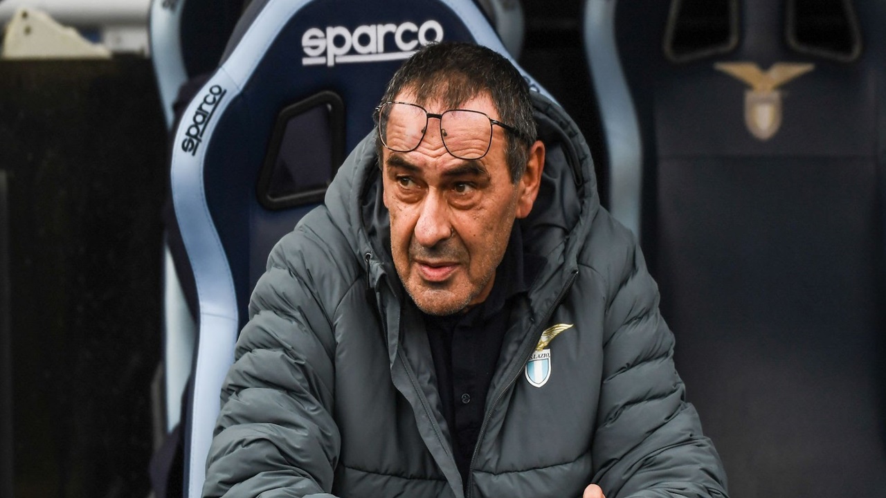 Sarri Isyaratkan Masa Depannya di Lazio, Sesalkan Keputusan Bertahan