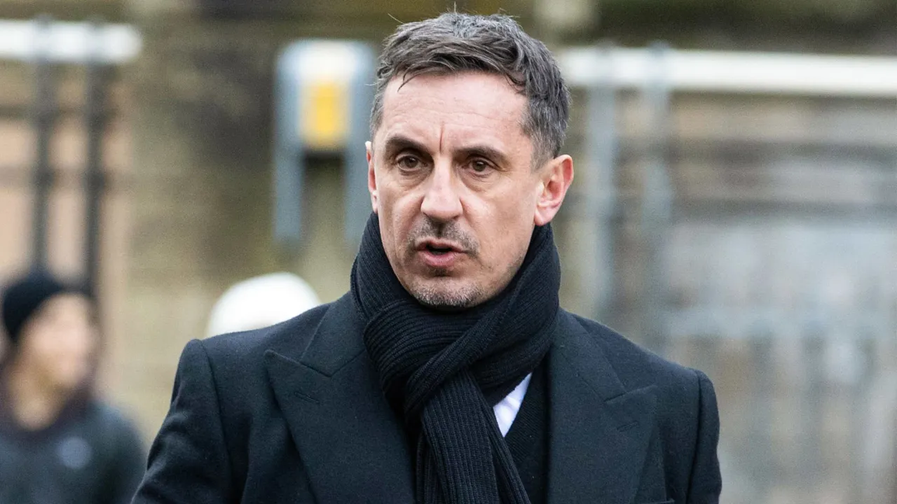 Bukan Hanya Jadi Komentator, Gary Neville Juga Sibuk di Bisnis Properti