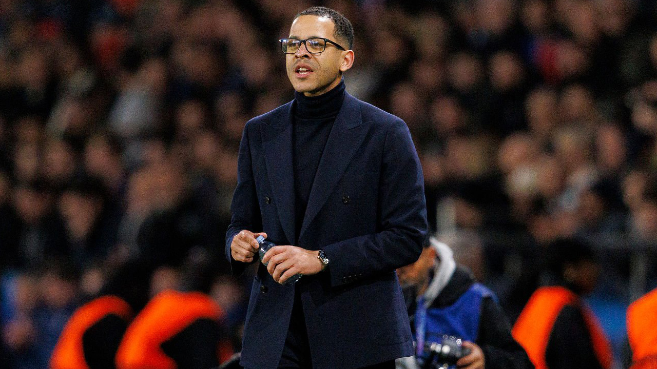 Chelsea Dibantai PSG, Liam Rosenior Soroti 15 Menit Terakhir yang ‘Gila’