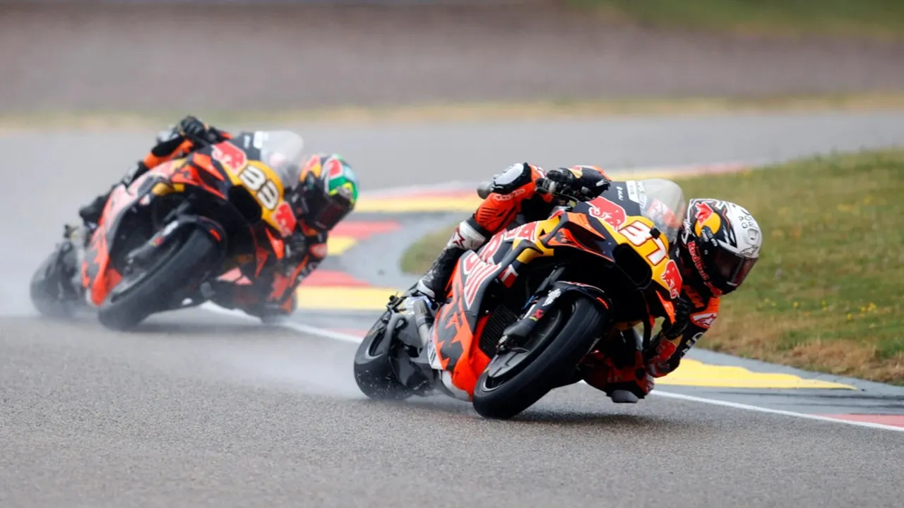 KTM Korbankan Top Speed demi Performa Motor Brad Binder dan Pedro Acosta