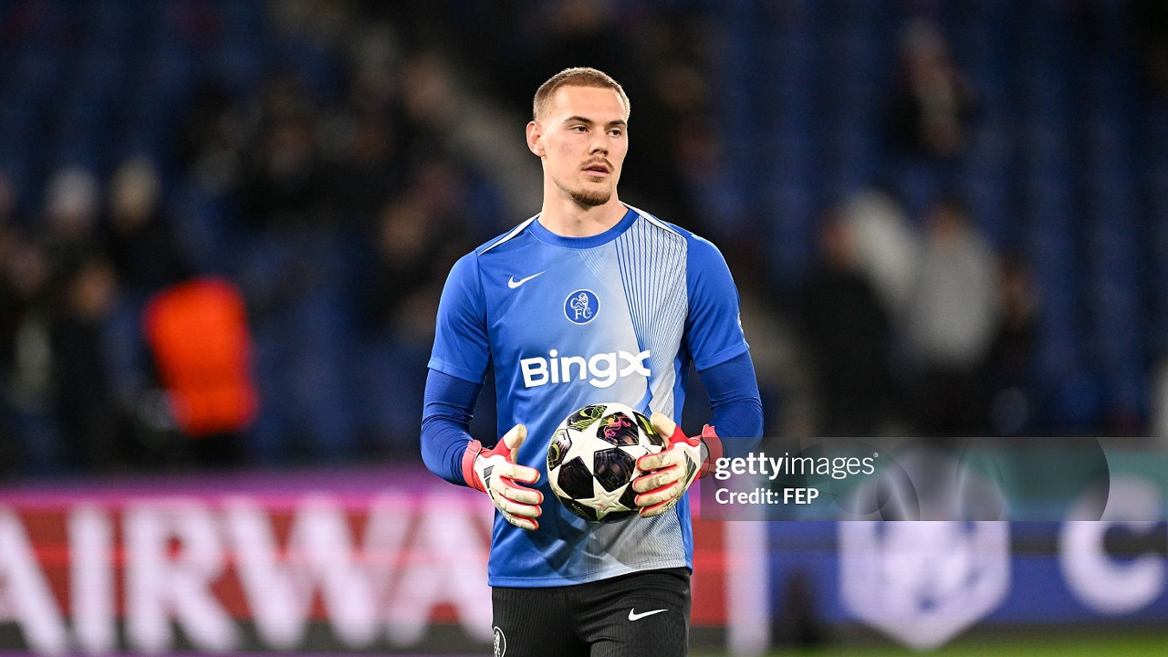 Liam Rosenior Jelaskan Keputusan Mainkan Filip Jorgensen Usai Blunder