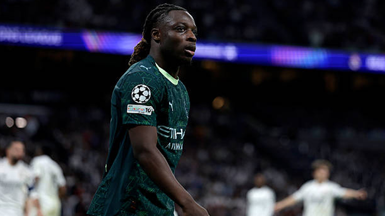 Manchester City Tertinggal Tiga Gol, Jeremy Doku Yakin Peluang Masih Ada