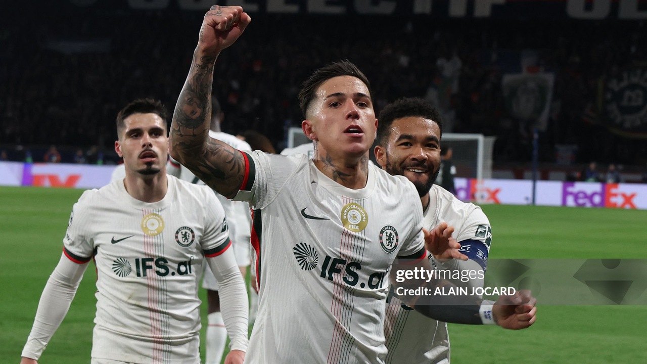Paris Saint-Germain Bidik Enzo Fernandez, Chelsea Belum Berniat Melepas