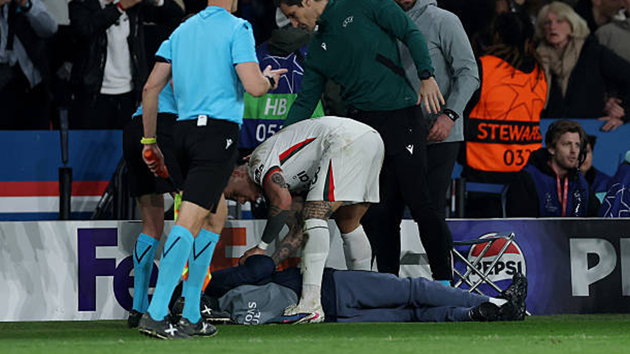 Terlibat Insiden dengan Anak Gawang, Pedro Neto Terancam Sanksi UEFA