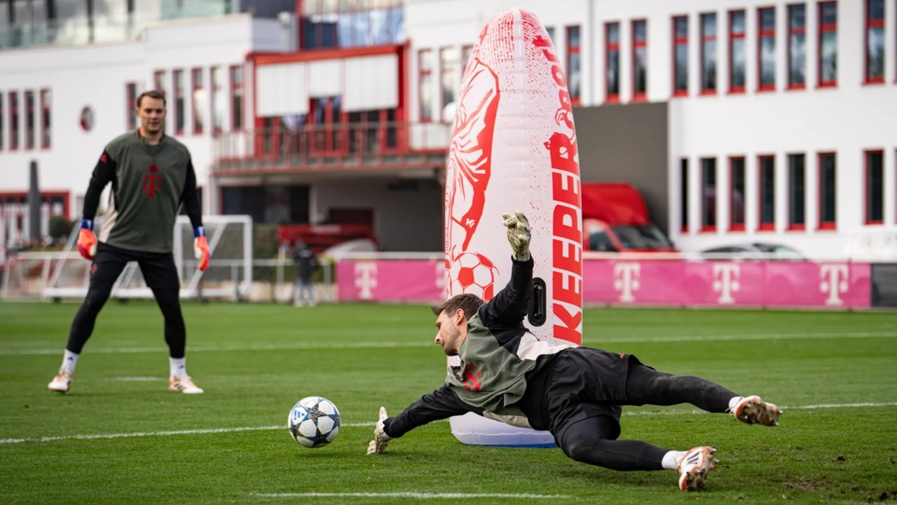 Bayern Krisis Kiper, Kompany Pastikan Sven Ulreich Tampil Lawan Leverkusen