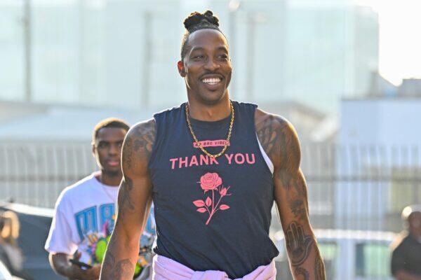 Dwight Howard Resmi Gantung Sepatu dari NBA
