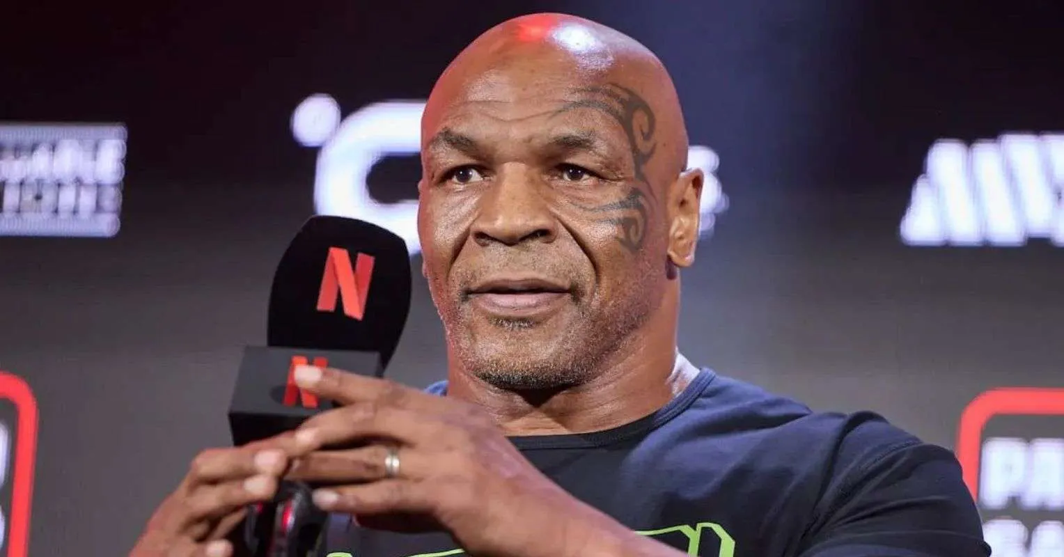 Mike Tyson Sebut Petarung Favoritnya Saat Ini - sumber: (secondsout)