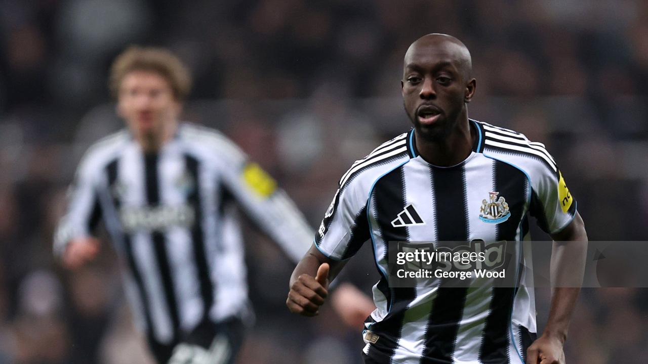 Wayne Rooney Soroti Mandulnya Yoane Wissa dan Nick Woltemade