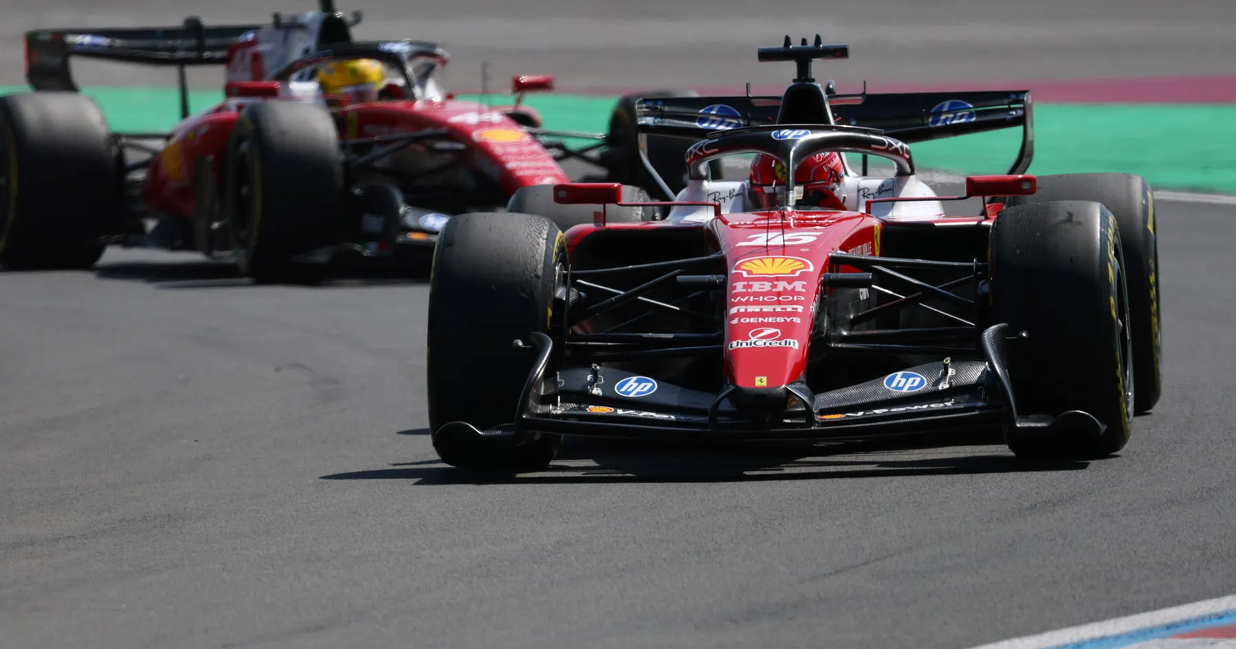 Charles Leclerc Hampir Celaka Saat Restart F1 di Tiongkok - sumber: (racingnews365)