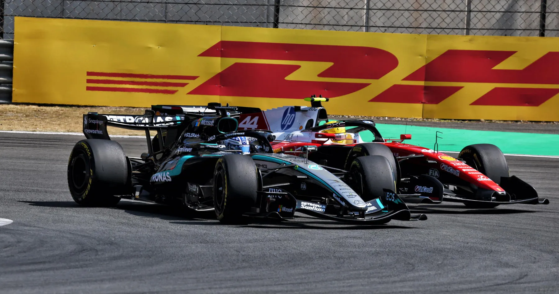 George Russell Tangguh Hadapi Hamilton di Sprint China - sumber: (racingnews365)