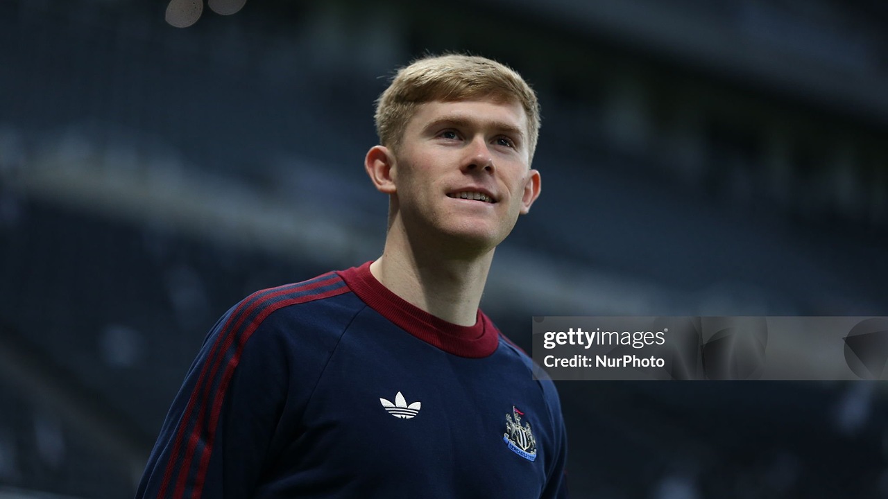 Newcastle United Siapkan Kenaikan Gaji Besar untuk Lewis Hall