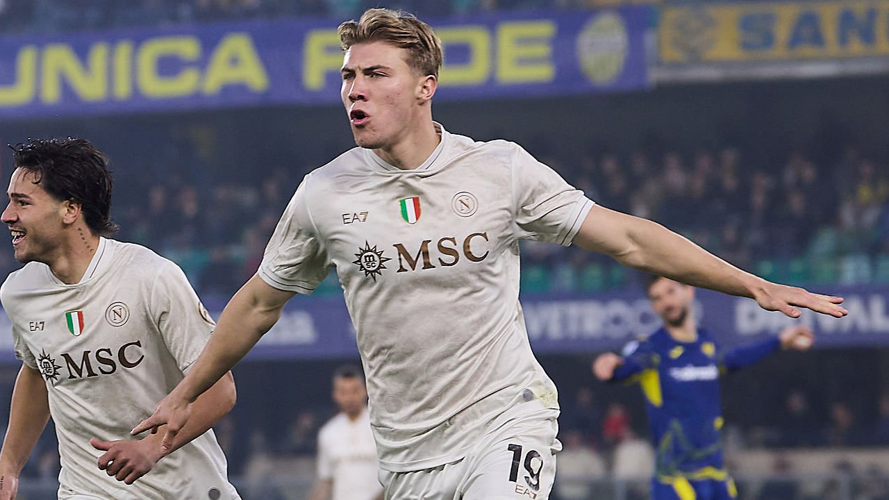 Tampil Tajam di Napoli, Rasmus Hojlund Diprediksi Sulit Kembali ke MU