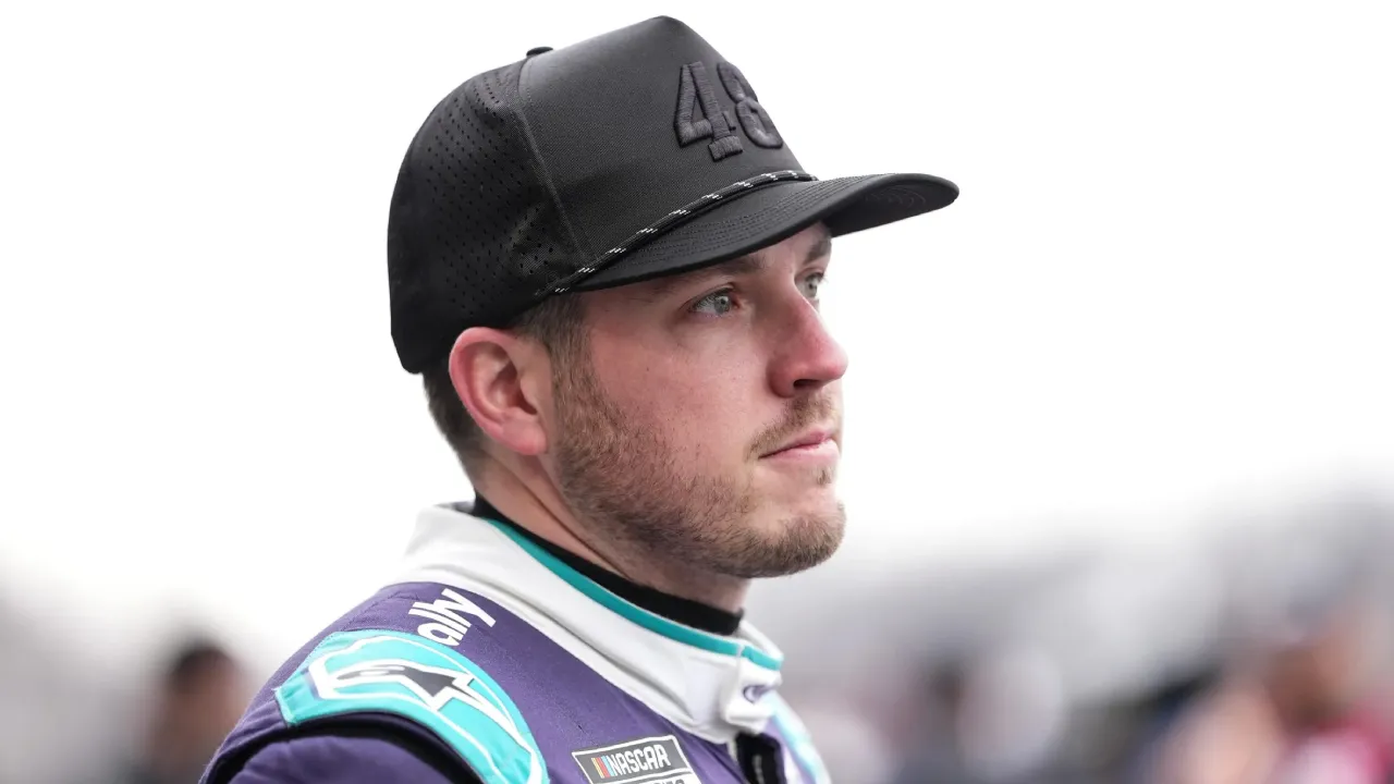 Vertigo Paksa Alex Bowman Lewatkan Balapan NASCAR Las Vegas