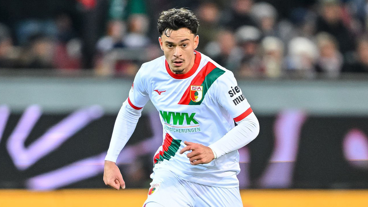 Augsburg Kalah 0-2, Fabian Rieder Akui Dortmund Masih Terlalu Kuat