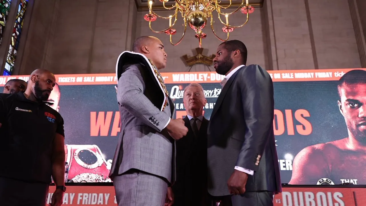 Bellew Jagokan Fabio Wardley Menang KO atas Daniel Dubois