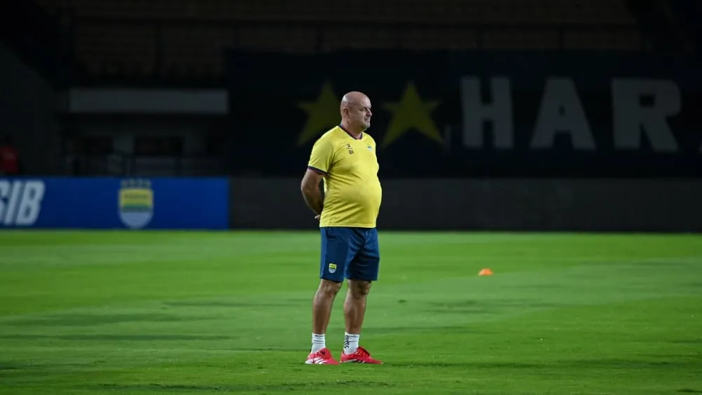 Bojan Hodak Evaluasi Kesempatan Persib Bandung untuk Raih Gelar Juara - sumber: (ileagueid)