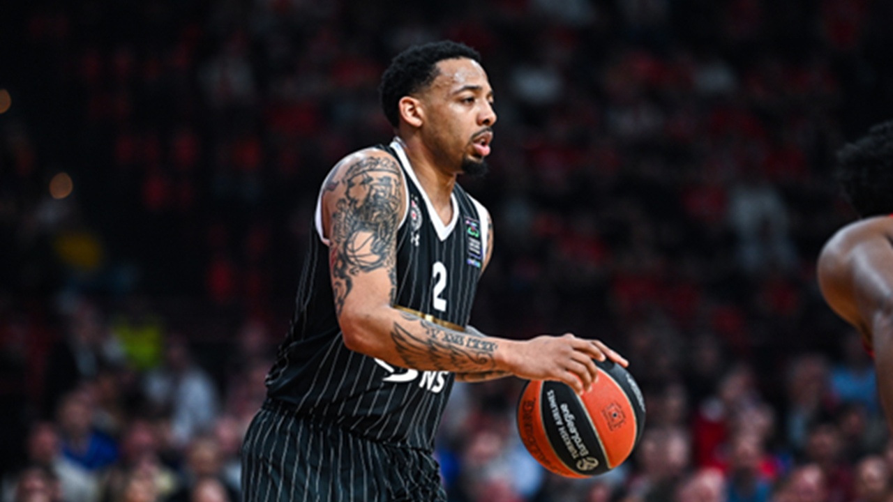 Carlik Jones Ungkap Perbedaan Kepelatihan Obradovic dan Penarroya