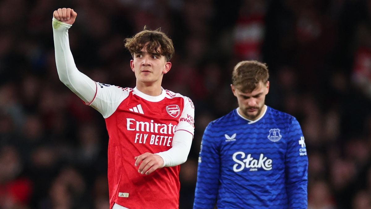 Dowman Cetak Gol Bersejarah, Eks Arsenal Terpukau