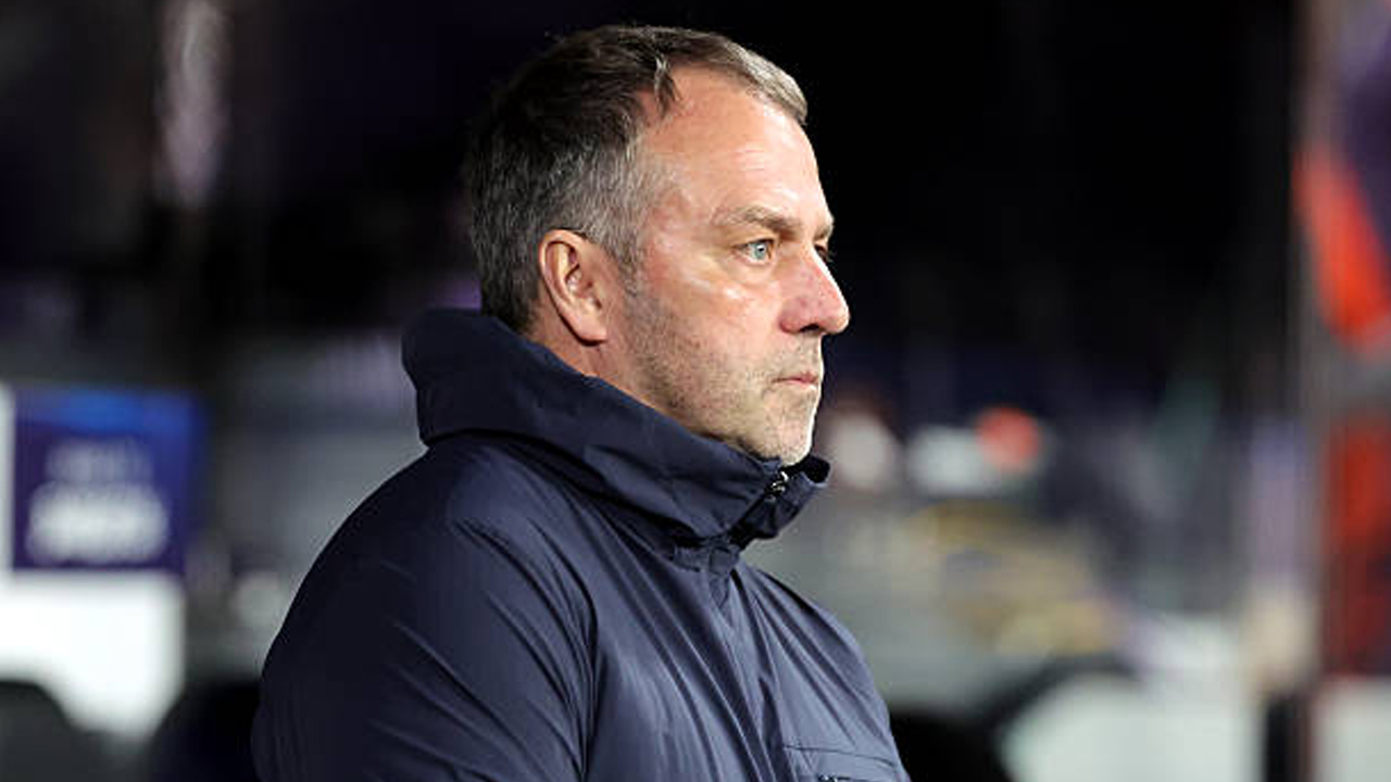 Fokus Laga Lawan Sevilla, Hansi Flick Abaikan Pemilihan Presiden Barcelona