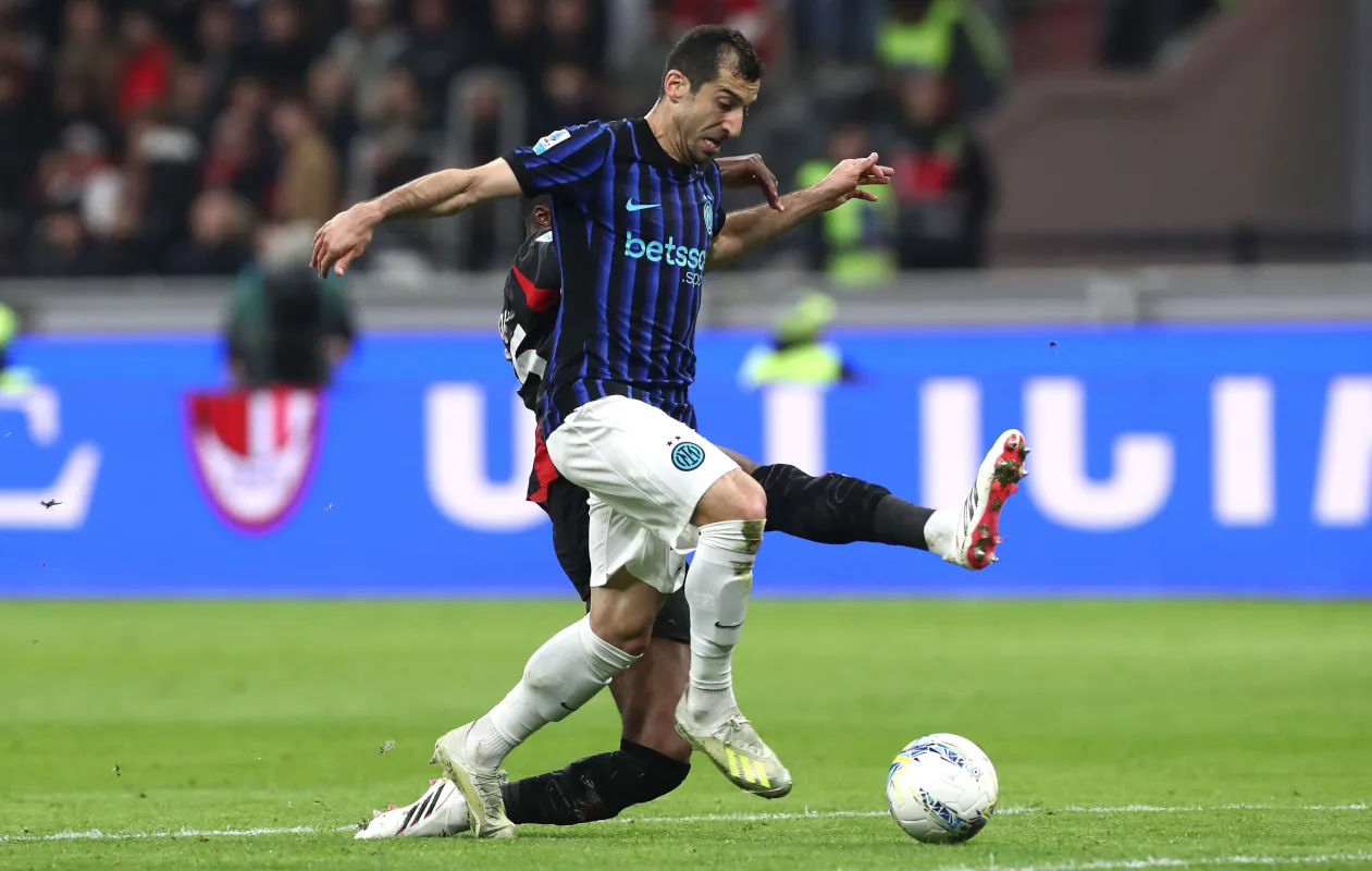 Inter Krisis Jelang Laga vs Fiorentina: Mkhitaryan Cedera - sumber: (footballitalia)