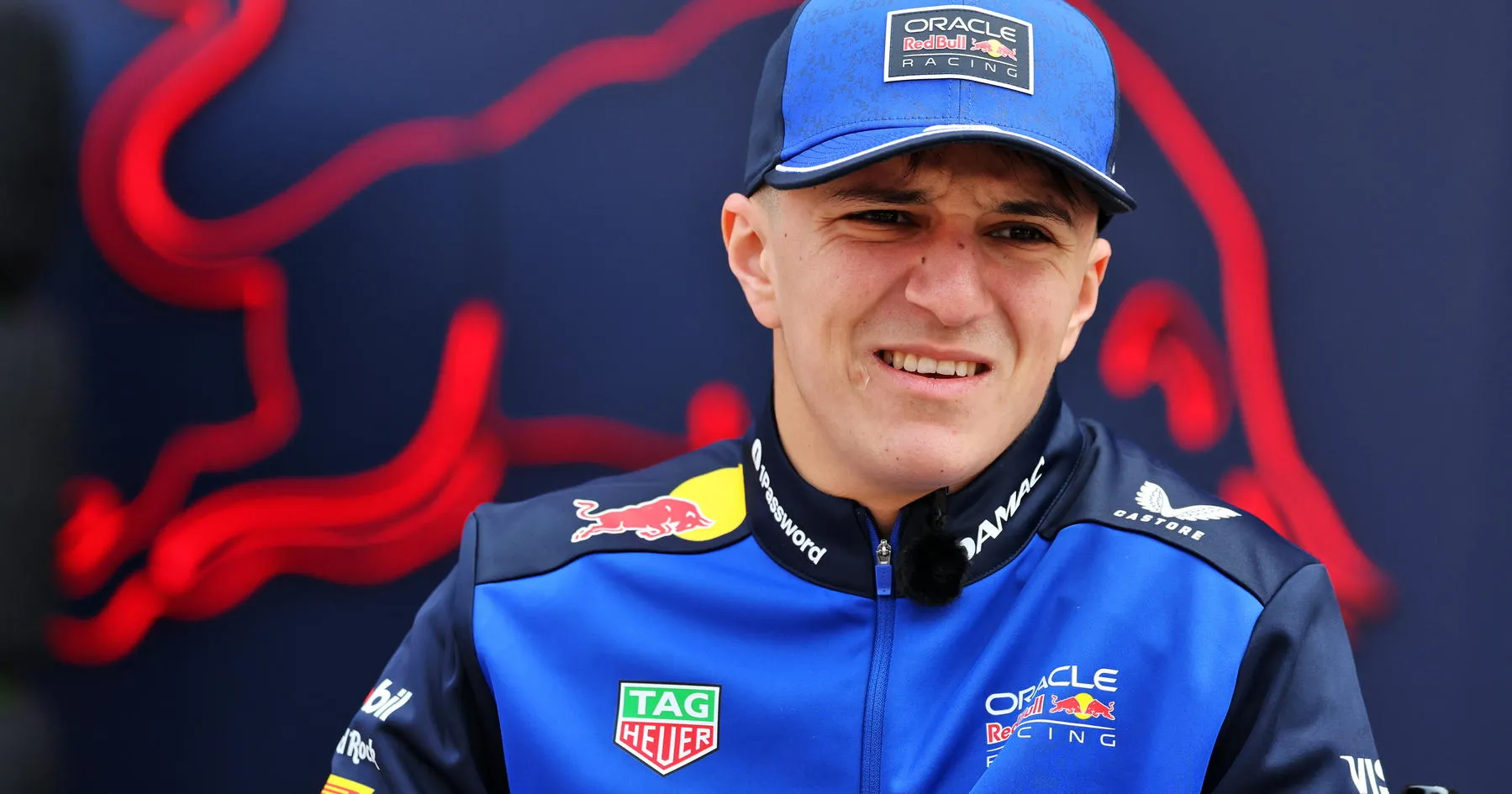 Isack Hadjar: Red Bull Kesulitan dengan Paket Mobil - sumber: (racingnews365)