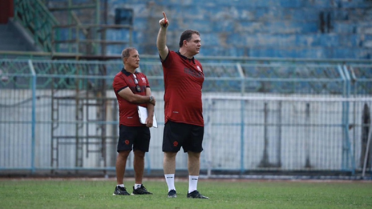 Madura United Depak Carlos Parreira Dari Kursi Pelatih