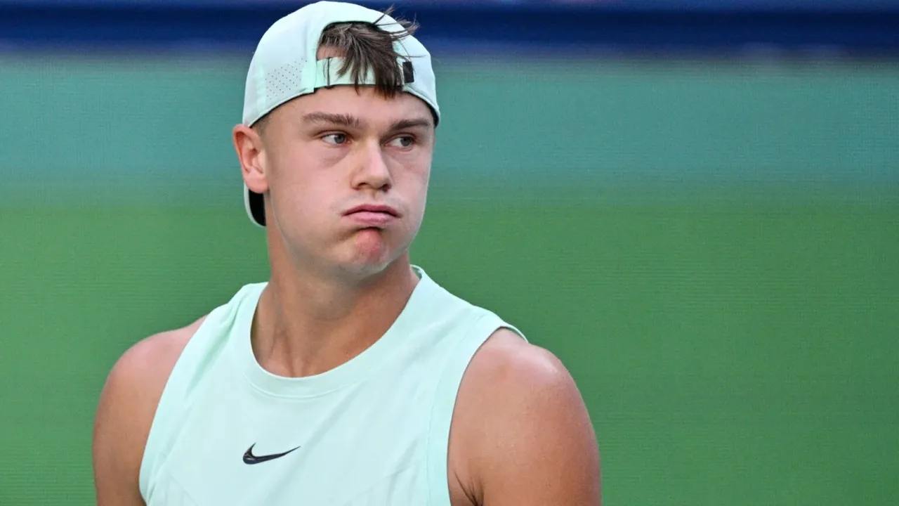 Masih Jalani Rehabilitasi, Holger Rune Lewatkan Turnamen Favorit