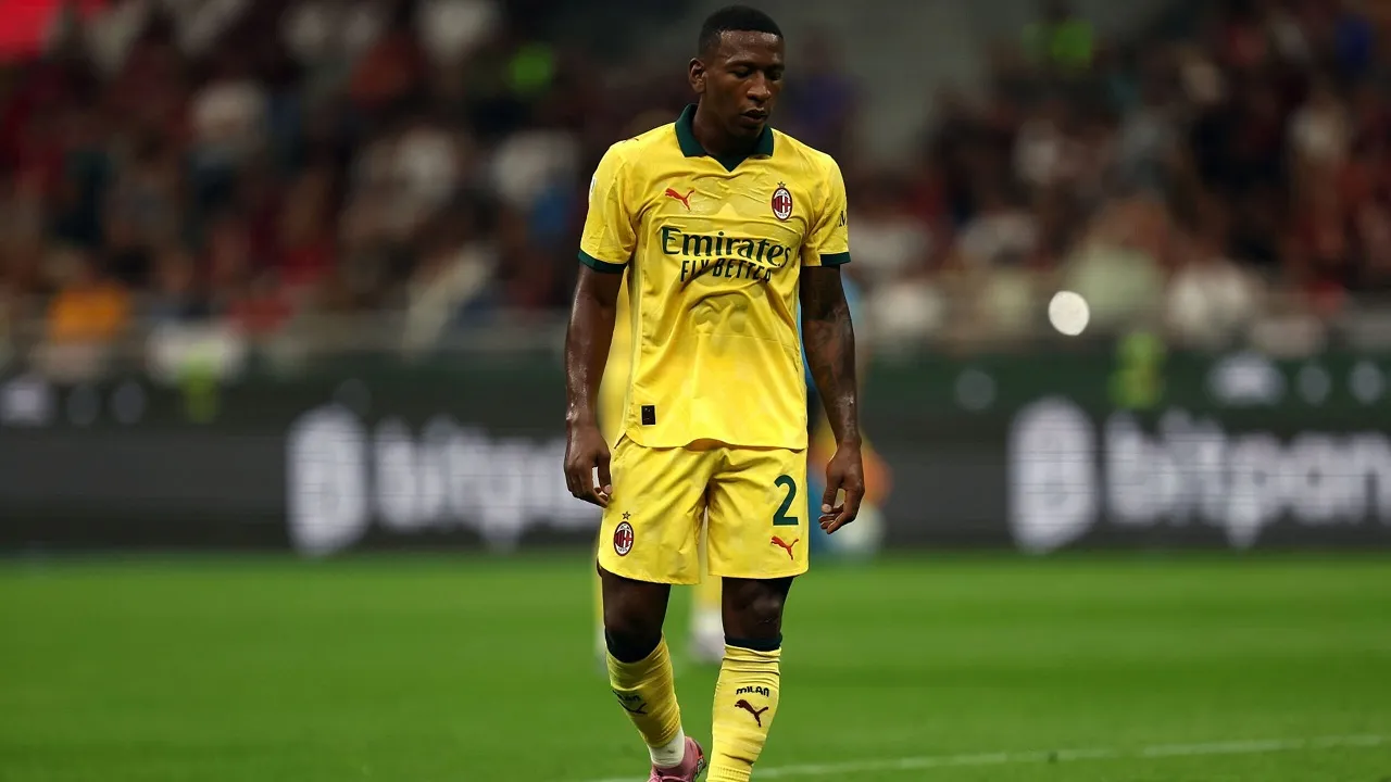 Pervis Estupinan Siap Kembali Jadi Starter Saat AC Milan Hadapi Lazio