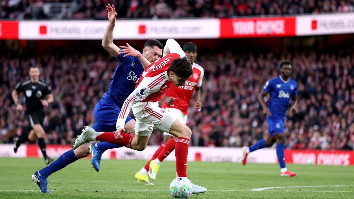 VAR Tolak Penalti Arsenal usai Insiden Havertz vs Everton